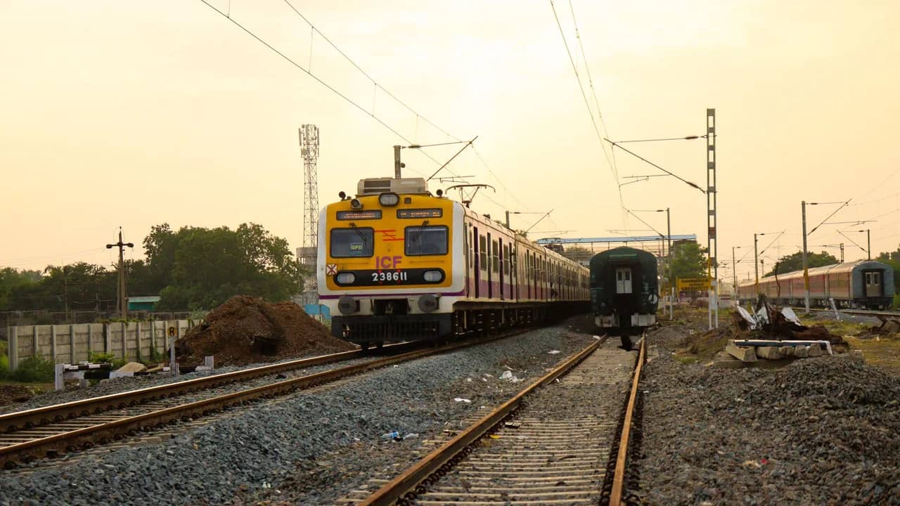 RRB JE Notification 2026: रेलवे जूनियर इंजीनियर के 4,098 पद — आवेदन 14 अगस्त से, योग्यता व पूरा शेड्यूल